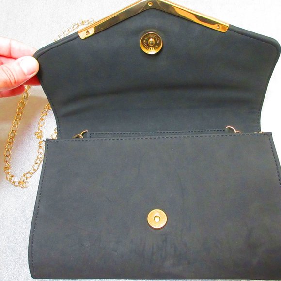 Crossbody Bag With Zipper Compartments & With Gold Color Chain - Picture 3 of 7